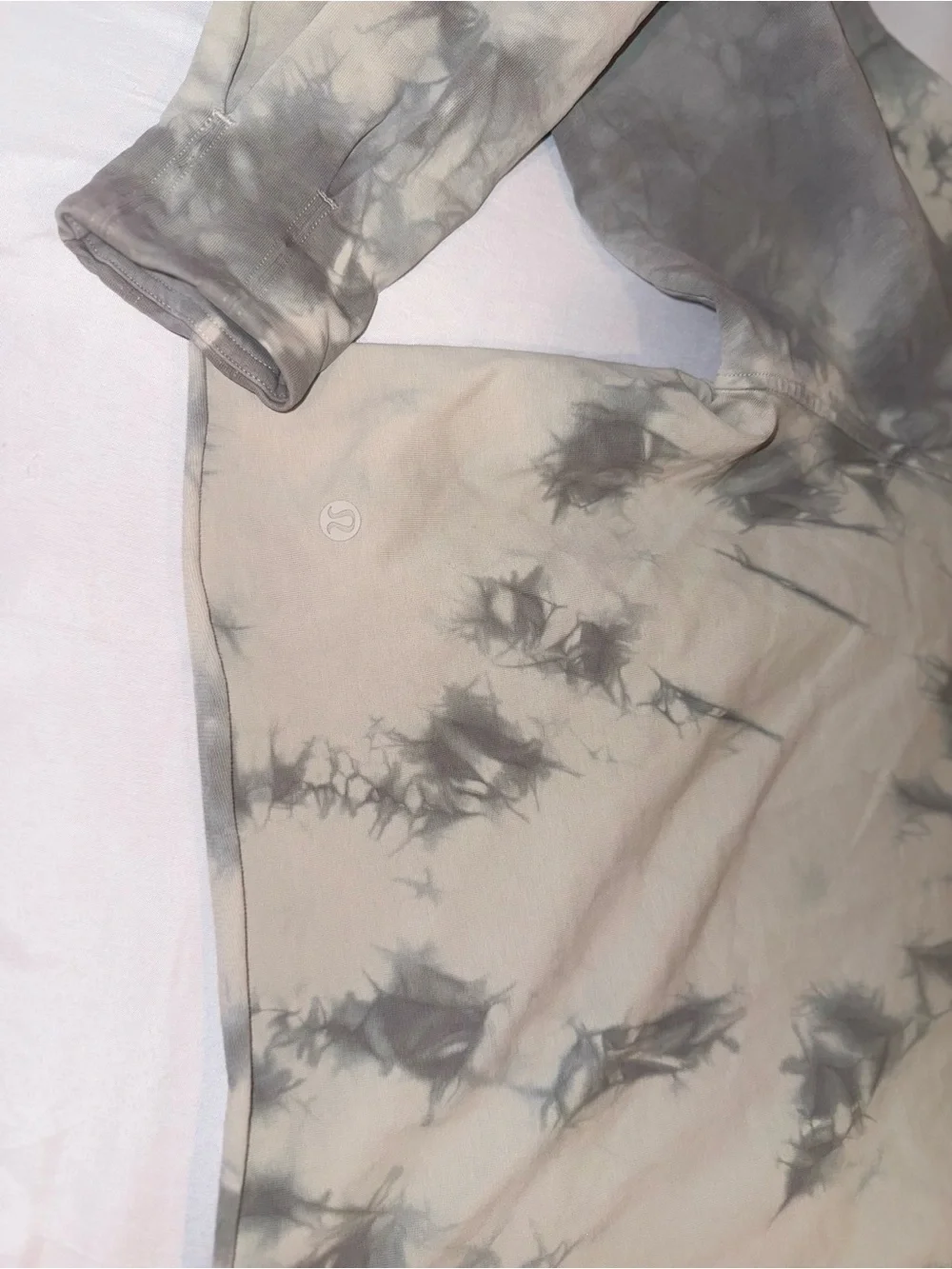 Lululemon Women Tie-Dye Cropped Sweatshirt Pullover- Gray/White Size 6 /S